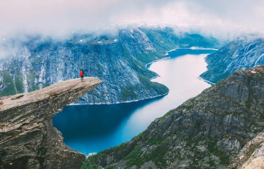 Explore The Beauty Of The Land Of The Midnight Sun in Norway